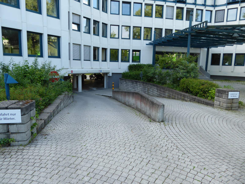 Zufahrt zur Garage